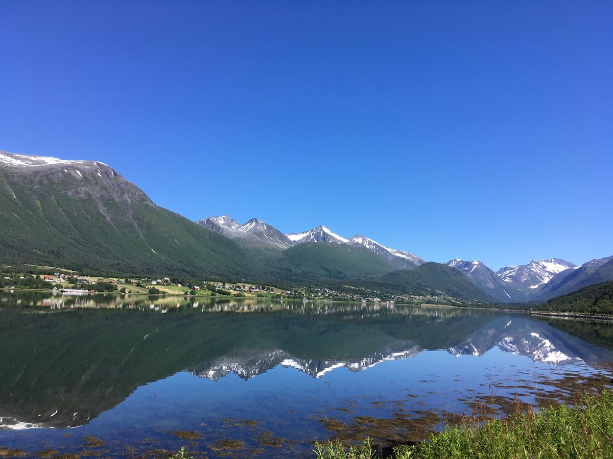 Isfjorden Heinali Hyttaヴィラ エクステリア 写真
