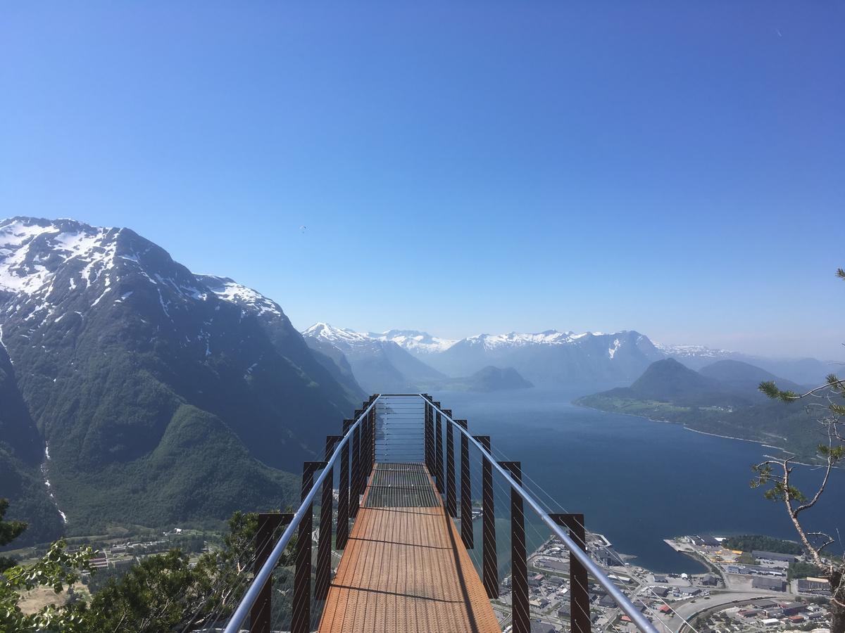 Isfjorden Heinali Hyttaヴィラ エクステリア 写真